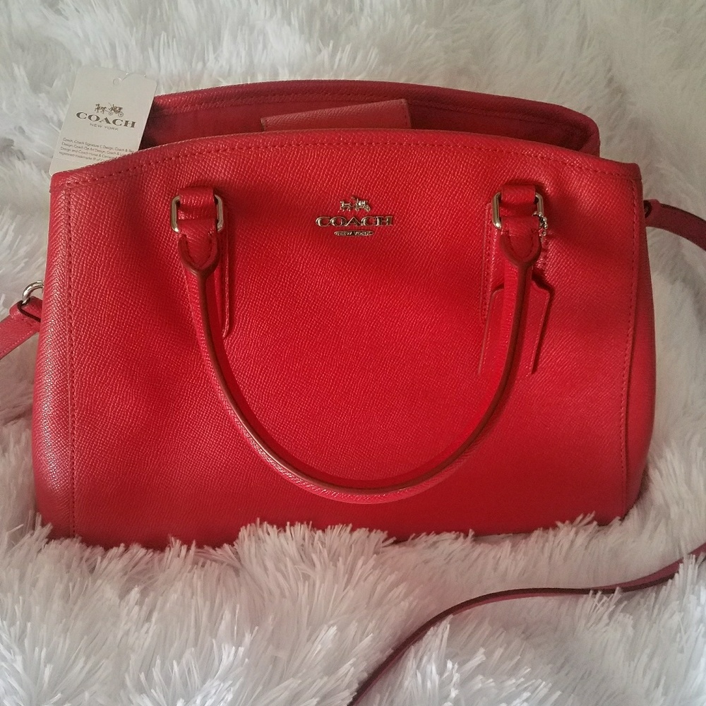Medium size Coach purse